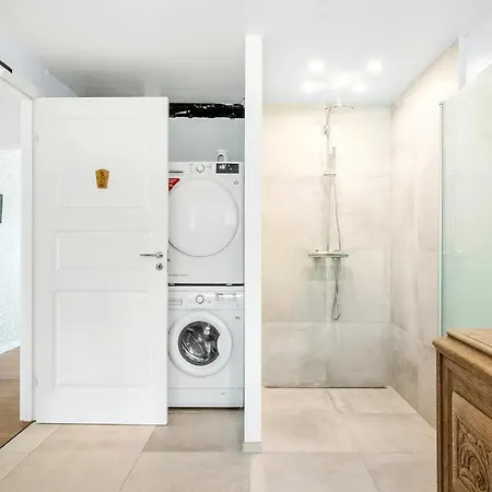 2 Bedroom In *